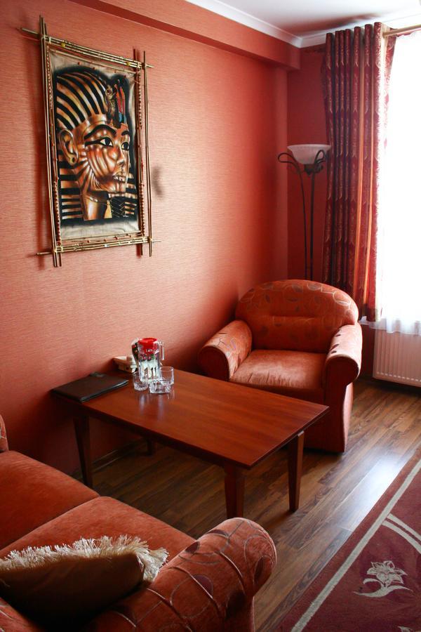 Don Kihot Hotel Novovolyns'k Chambre photo