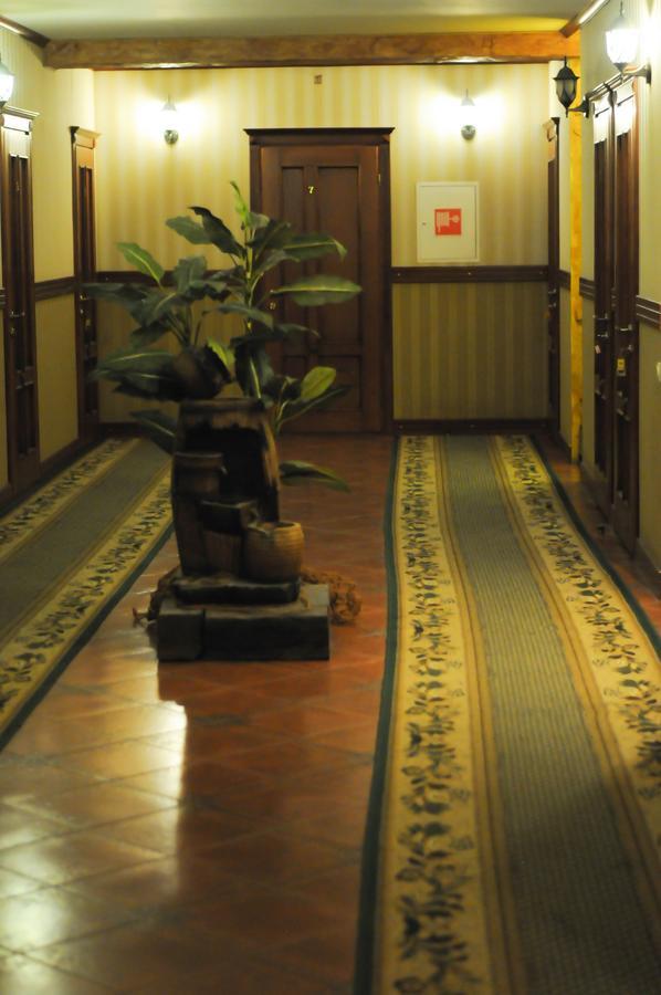 Don Kihot Hotel Novovolyns'k Extérieur photo